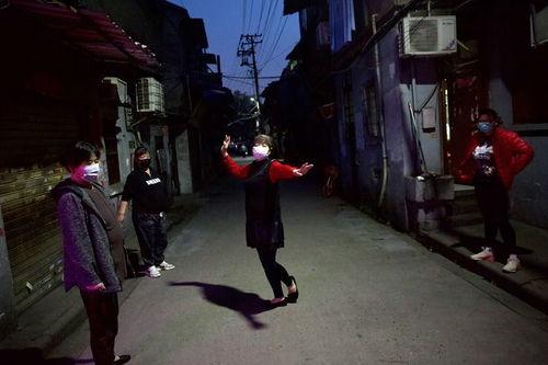 人来人往视频,人来人往的瞬间故事