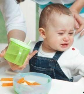 宝宝喝药视频,温馨育儿瞬间捕捉