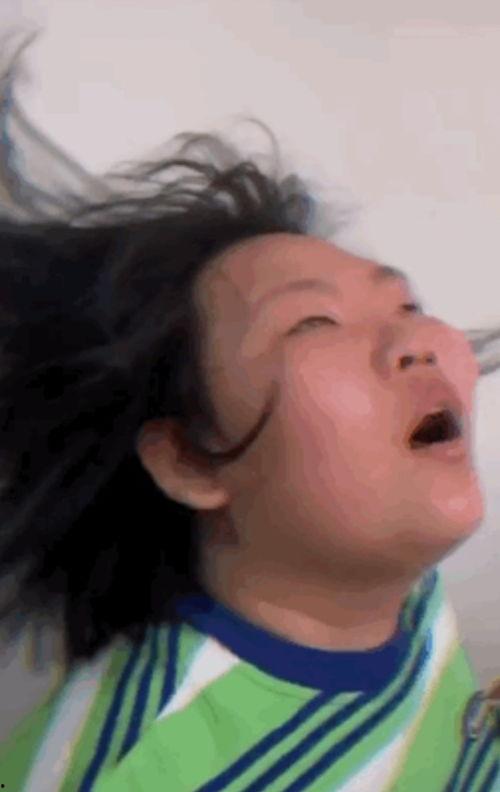 甩头发视频,跟随视频感受发丝飞扬的魅力