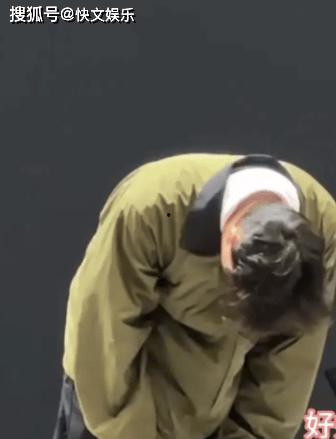 鞠躬视频,传递敬意与谦逊的深情瞬间