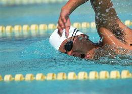 男孩游泳视频,男孩游泳视频展现青春活力