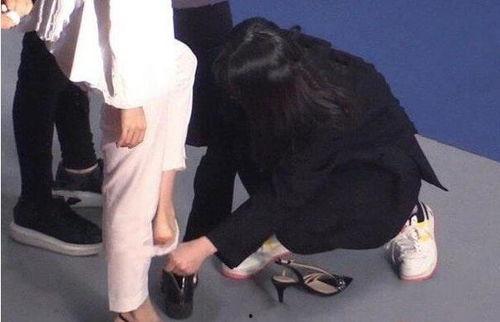 脱袜视频,揭秘日常生活中的温馨瞬间