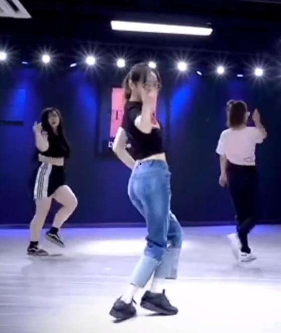 练舞视频,跟随练舞视频领略舞蹈魅力