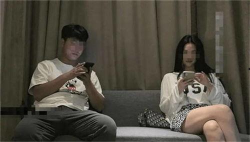 自拍爱爱视频,揭秘自拍爱爱视频背后的情感纠葛