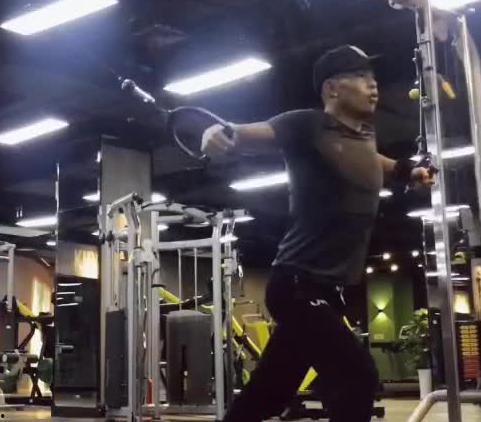 健身运动视频,轻松打造完美身材