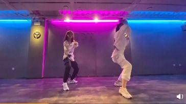 街舞小苹果舞蹈视频,动感十足，燃爆全场！