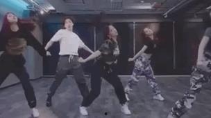 街舞小苹果舞蹈视频,动感十足，燃爆全场！