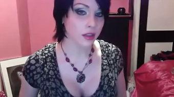 人妖视频在线,网络世界的另类现象