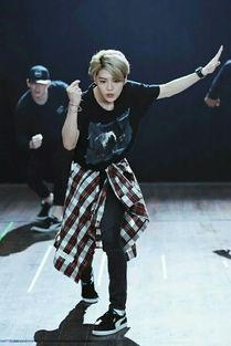 鹿晗舞蹈视频,动感十足，魅力四溢