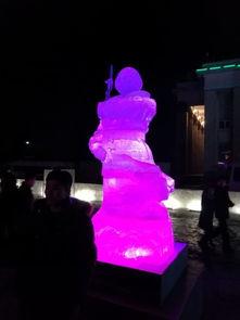 冰雕视频,凝固的瞬间，展现冰的奇幻魅力